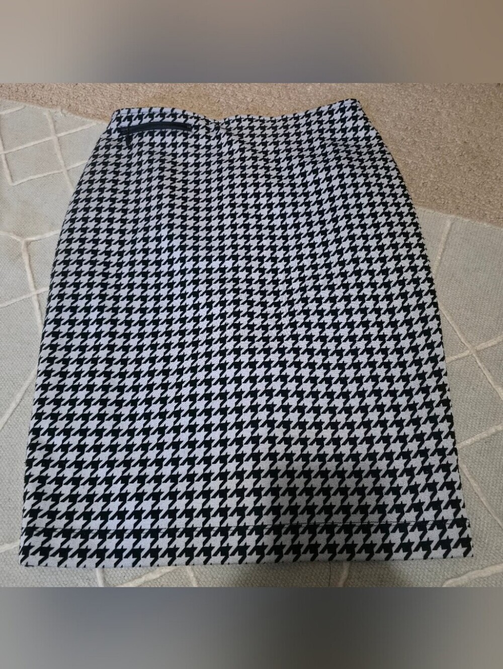4/$67 Deal! Cleo Houndstooth Pencil Skirt - Black & White